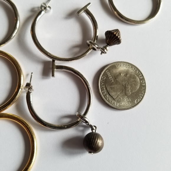 Lot of earrings charm holder six pairs gold tone and silver tone - Picture 8 of 16